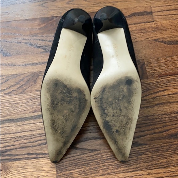 Anne Klein AK black suede low heels, sz 6.5 - Picture 5 of 8